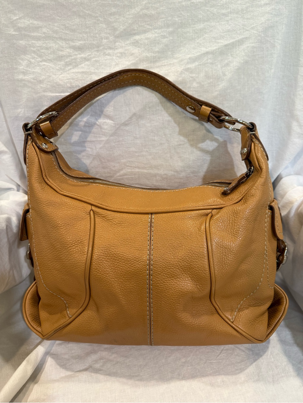 Tod’s Italian Pebbled Leather Hobo Shoulder Bag Cognac/Caramel Brown Large